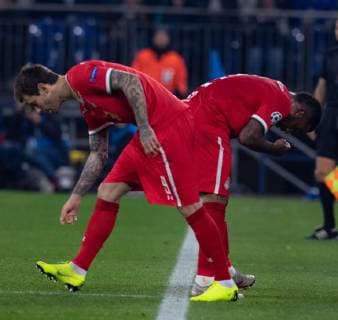Sport Bilder des Tages Fußball Champions League Gruppenphase 6. Spieltag FC Schalke 04 - Lokomotive Moskau am 11.12.2018 in der Veltins Arena in Gelsenkirchen Einwechselung Fedor Smolov ( Moskau ) für Jefferson Farfan ( Moskau ) DFL Regulations prohibit any use of photographs as image sequences and or quasi video.