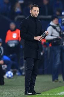 Fußball Champions League Gruppenphase 6. Spieltag FC Schalke 04 - Lokomotive Moskau am 11.12.2018 in der Veltins Arena in Gelsenkirchen Domenico Tedesco ( Cheftrainer Schalke ) DFL Regulations prohibit any use of photographs as image sequences and or quasi video.