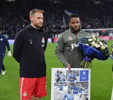 11.12.2018, Fussball, UEFA Champions League, Saison 2018 2019, Vorrunde, 6. Spieltag, FC Schalke 04 - Lokomotive Moskau 1:0, Offizielle Verabschiedung, v.li., Benedikt Hoewedes, Benedikt Höwedes (Lokomotive Moskau), Jefferson Farfan (Lokomotive Moskau)