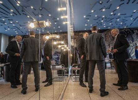 Vertragsverlängerung Final 4 Handball Historisches Rathaus zu Koeln Deutschland Datum: 11.12.2018 Von links: Thomas Krämer David Szlezak Michael Wiederer
