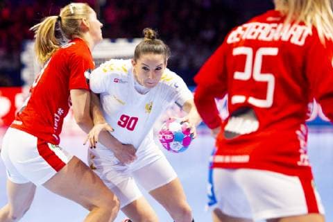 181212 Milena Raicevic of Montenegro during the EHF European Women s Handball Championship match between Denmark and Montenegro on December 12, 2018 in Nantes. Photo: Ludvig Thunman BILDBYRN kod LT 35570 Copyright: LUDVIGxTHUNMAN BB181212LT011