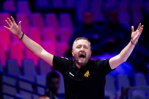 181212 Per Johansson, head coach of Montenegro during the EHF European Women s Handball Championship match between Denmark and Montenegro on December 12, 2018 in Nantes. Photo: Ludvig Thunman BILDBYRN kod LT 35570 Copyright: LUDVIGxTHUNMAN BB181212LT018