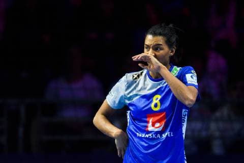 181212 Jamina Roberts of Sweden during the EHF European WomenÕs Handball Championship match between Sweden and Russia on December 12, 2018 in Nantes. Photo: Ludvig Thunman BILDBYRN kod LT 35571 Copyright: LUDVIGxTHUNMAN BB181212LT040