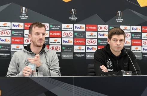 SOCCER - UEFA EL, Rapid vs Rangers VIENNA,AUSTRIA,12.DEC.18 - SOCCER - UEFA Europa League, group stage, SK Rapid Wien vs Glasgow Rangers, preview, press conference PK Pressekonferenz Rangers. Image shows Andrew Halliday (Rangers) and head coach Steven Gerrard (Rangers). Keywords: Wien Energie. GEPAxpictures xChristianxOrt