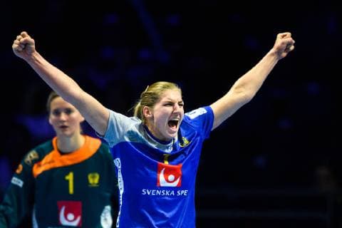 181212 Linn Blohm of Sweden celebrates during the EHF European WomenÕs Handball Championship match between Sweden and Russia on December 12, 2018 in Nantes. Photo: Ludvig Thunman BILDBYRN kod LT 35571 Copyright: LUDVIGxTHUNMAN BB181212LT052