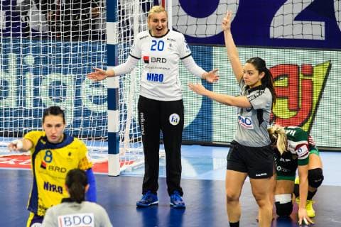 181212 Goalkeeper Iulia Dumanska of Romania reacts during the EHF European WomenÕs Handball Championship match between Hungary and Romania on December 11, 2018 in Nancy. Photo: Fredrik Varfjell BILDBYRN kod FV 150185 Copyright: FREDRIKxVARFJELL BB181212FV053