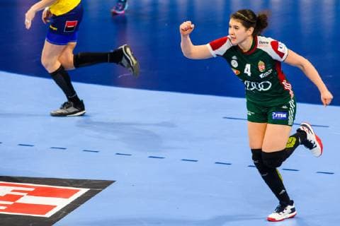 181212 Petra T?vizi of Hungary celebrates during the EHF European WomenÕs Handball Championship match between Hungary and Romania on December 11, 2018 in Nancy. Photo: Fredrik Varfjell BILDBYRN kod FV 150185 Copyright: FREDRIKxVARFJELL BB181212FV054
