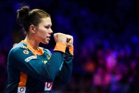 181212 Goalkeeper Filippa Idehn of Sweden celebrates after. saving a penalty during the EHF European WomenÕs Handball Championship match between Sweden and Russia on December 12, 2018 in Nantes. Photo: Ludvig Thunman BILDBYRN kod LT 35571 Copyright: LUDVIGxTHUNMAN BB181212LT075