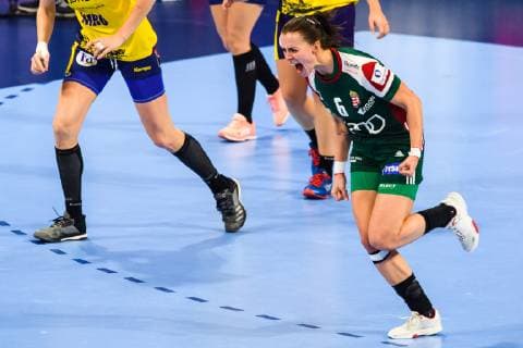 181212 Nadine Schatzl of Hungary celebrates during the EHF European WomenÕs Handball Championship match between Hungary and Romania on December 11, 2018 in Nancy. Photo: Fredrik Varfjell BILDBYRN kod FV 150185 Copyright: FREDRIKxVARFJELL BB181212FV062