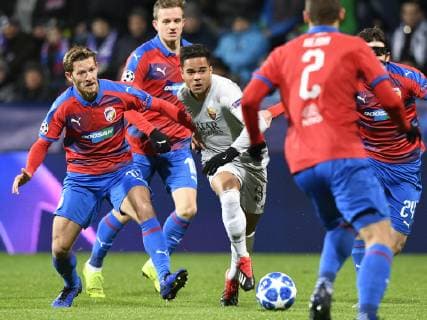 From left PATRIK HROSOVSKY, JAN KOPIC, both of Viktoria, JUSTIN KLUIVERT of Roma in action during the Football Champions League 6th round match: Viktoria Plzen vs AS Roma in Pilsen, Czech Republic, December 12, 2018. (CTKxPhoto MichalxKamaryt) CTKPhotoP201812120995001  _KMT4620