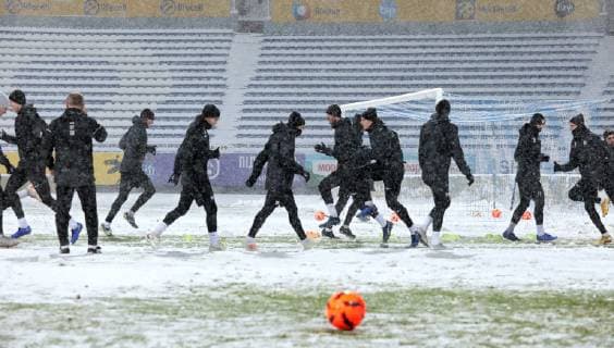 Players of FK Jablonec do exercises despite heavy snow during an open training session, Kyiv, capital of Ukraine, December 12, 2018. Ukrinform. Jablonec?s training session in Kyiv  Copyright: xHennadiixMinchenkox