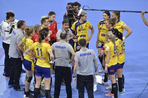 Martin Cedres Jose coach Roumanie HANDBALL : Championnat d Europe Feminin 2018 - Nancy 012 12 2018 - Hongrie vs Roumanie - 2e Tour MAO Panoramic 