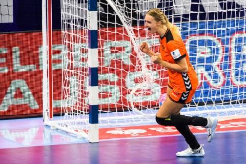 181212 Kelly Dulfer of Netherlands celebrates during the EHF European WomenÕs Handball Championship match between Netherlands - Germany on December 11, 2018 in Nancy. Photo: Fredrik Varfjell BILDBYRN kod FV 150186 Copyright: FREDRIKxVARFJELL BB181212FV082