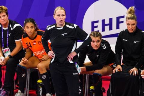 181212 Helle Thomsen, head coach of Netherlands, during the EHF European WomenÕs Handball Championship match between Netherlands - Germany on December 11, 2018 in Nancy. Photo: Fredrik Varfjell BILDBYRN kod FV 150186 Copyright: FREDRIKxVARFJELL BB181212FV083