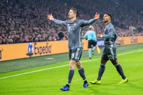 12.12.2018, xkvx, Fussball UEFA Champions League, Ajax Amsterdam - FC Bayern Muenchen emspor, v.l. Torjubel, Goal celebration, celebrate the goal zum 0:1 durch Robert Lewandowski (FCB - FC Bayern Muenchen) (DFL DFB REGULATIONS PROHIBIT ANY USE OF PHOTOGRAPHS as IMAGE SEQUENCES and or QUASI-VIDEO) Amsterdam