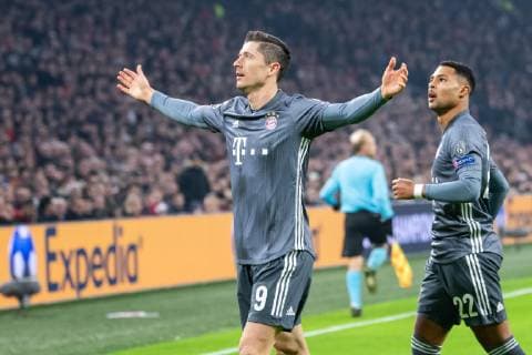 12.12.2018, xkvx, Fussball UEFA Champions League, Ajax Amsterdam - FC Bayern Muenchen emspor, v.l. Torjubel, Goal celebration, celebrate the goal zum 0:1 durch Robert Lewandowski (FCB - FC Bayern Muenchen) (DFL DFB REGULATIONS PROHIBIT ANY USE OF PHOTOGRAPHS as IMAGE SEQUENCES and or QUASI-VIDEO) Amsterdam