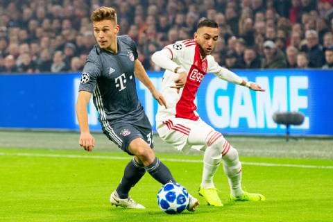 Joshua Kimmich of FC Bayern Munchen, Hakim Ziyech of Ajax during the UEFA Champions League group E match between Ajax Amsterdam and Bayern Munich at the Johan Cruijff Arena on December 12, 2018 in Amsterdam, The Netherlands UEFA Champions League 2018 2019 xVIxVIxImagesx xTomxBodexMultimediaxIVx 13054387