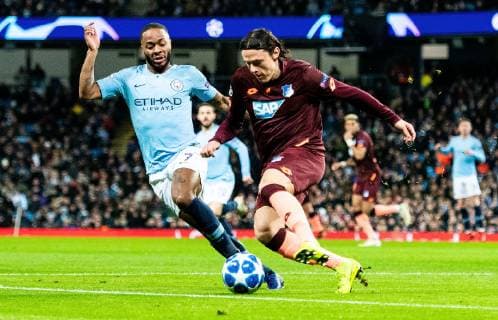 12.12.2018, xfux, Fussball UEFA Champions League, Manchester City FC - TSG 1899 Hoffenheim, emspor, v.l. Raheem Sterling (Manchester City FC), Nico Schulz (TSG 1899 Hoffenheim) Manchester