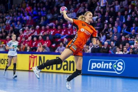 Handball, Frauen: EM, Niederlande - Deutschland Hauptrunde, Gruppe 2, 3. Spieltag im Palais des Sports Kelly Dulfer (Niederlande) Nancy Palais des Sports Jean Weille Frankreich