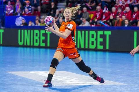 Handball, Frauen: EM, Niederlande - Deutschland Hauptrunde, Gruppe 2, 3. Spieltag im Palais des Sports Maura Visser (Niederlande Bietigheim) Nancy Palais des Sports Jean Weille Frankreich