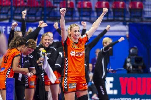 Handball, Frauen: EM, Niederlande - Deutschland Hauptrunde, Gruppe 2, 3. Spieltag im Palais des Sports Maura Visser (Niederlande Bietigheim) Jubel Freude Emotion Nancy Palais des Sports Jean Weille Frankreich