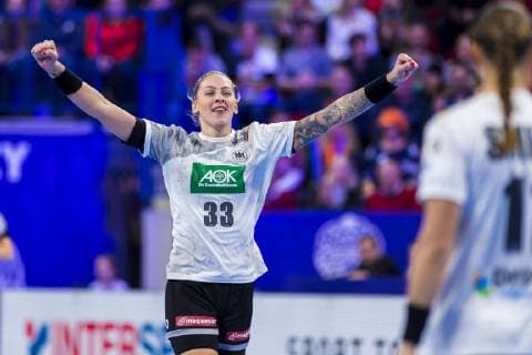 Handball, Frauen: EM, Niederlande - Deutschland Hauptrunde, Gruppe 2, 3. Spieltag im Palais des Sports Luisa Schulze (Deutschland Bietigheim) Jubel Freude Emotion Torjubel Torschuetze Torschütze Nancy Palais des Sports Jean Weille Frankreich