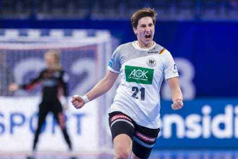 Handball, Frauen: EM, Niederlande - Deutschland Hauptrunde, Gruppe 2, 3. Spieltag im Palais des Sports Ina Grossmann (Deutschland Thueringer HC) Jubel Freude Emotion Torjubel Torschuetze Torschütze Nancy Palais des Sports Jean Weille Frankreich