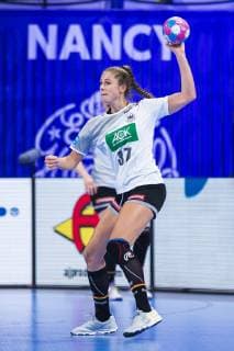 Handball, Frauen: EM, Niederlande - Deutschland Hauptrunde, Gruppe 2, 3. Spieltag im Palais des Sports Alicia Stolle (Deutschland Thueringer HC) Nancy Palais des Sports Jean Weille Frankreich