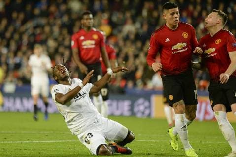 Batshuayi in action during the Uefa Champions League, football match between Valencia and Manchester on december 12, at Mestalla stadium in Valencia, Spain. Foto: Xisco Navarro Cordon Press