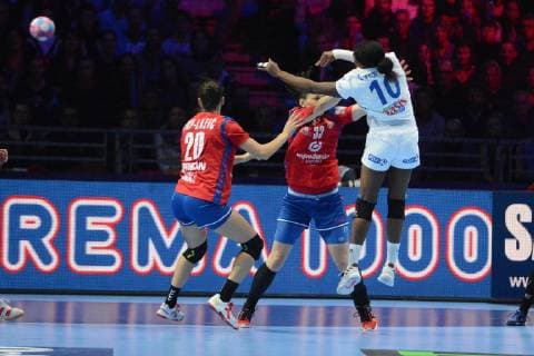 Grace Zaadi (France) HANDBALL : Serbie vs France- Euro feminin 2018 - 12 12 2018 RonanHoussin Panoramic 