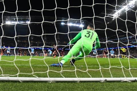 12.12.2018, xmeix, Fussball UEFA Champions League, Manchester City FC - TSG 1899 Hoffenheim, emspor, v.l. Andrej Kramaric (TSG 1899 Hoffenheim) erzielt das 0:1 für Hoffenheim durch Strafstoss gegen Ederson Santana (Manchester City) DFL DFB REGULATIONS PROHIBIT ANY USE OF PHOTOGRAPHS as IMAGE SEQUENCES and or QUASI-VIDEO Manchester