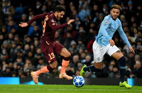12.12.2018, xfux, Fussball UEFA Champions League, Manchester City FC - TSG 1899 Hoffenheim, emspor, v.l. Leonardo Bittencourt (TSG 1899 Hoffenheim), Kyle Walker (Manchester City FC) Manchester