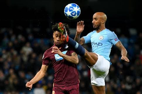 12.12.2018, xfux, Fussball UEFA Champions League, Manchester City FC - TSG 1899 Hoffenheim, emspor, v.l. Reiss Nelson (TSG 1899 Hoffenheim), Sergio Agueero Agüero (Manchester City FC) Manchester