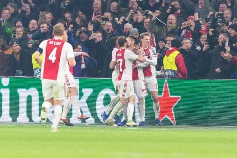 Amsterdam, Niederlande 12.12.2018, UEFA Champions League - 2018 19 Season, Rueckrunde, Gruppenphase, 6. Spieltag, Ajax Amsterdam - FC Bayern Muenchen, Tor zum 2:1, Torschuetze Dusan Tadic (Ajax) jubelt ( DeFodi053