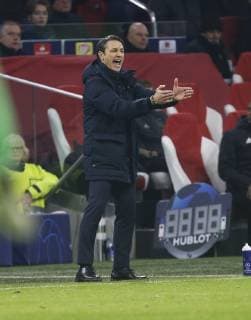 Trainer Niko Kovac (Bayern) gibt Anweisung . Ajax Amsterdam-FC Bayern München . Amsterdam, NLD, 12.12.2018, Fussball-Champions League 2018-2019 .