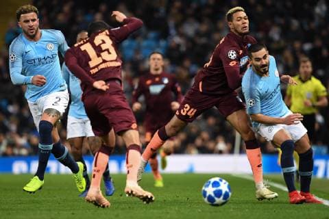 12.12.2018, xmeix, Fussball UEFA Champions League, Manchester City FC - TSG 1899 Hoffenheim, emspor, v.l. Leonardo Bittencourt (TSG 1899 Hoffenheim), Ilkay Guendogan (Manchester City), Kyle Walker (Manchester City), Joelinton (TSG 1899 Hoffenheim) DFL DFB REGULATIONS PROHIBIT ANY USE OF PHOTOGRAPHS as IMAGE SEQUENCES and or QUASI-VIDEO Manchester