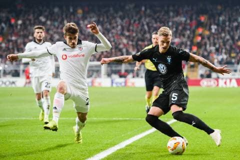 181213 Sören Rieks of Malmö FF and Dorukhan Toköz of Besiktas during the Europa league match between Besiktas and Malmö FF on December 13, 2018 in Istanbul. Photo: Petter Arvidson BILDBYRN kod PA 92175 Copyright: PETTERxARVIDSON BB181213PA037