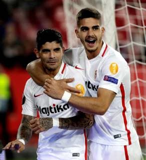 Sevilla s Argentinian midfielder Ever Banega (R) jubilates a goal during the UEFA Europa League 6th round groups phase match between Sevilla and Krasnodar at the Sanchez Pizjuan Stadium, in Seville, Andalusia, Spain, 13 December 2018. Sevilla vs. Krasnodar !ACHTUNG: NUR REDAKTIONELLE NUTZUNG!  Copyright: xJulioxMunozx GRAF6516 20181213-636803299379491226