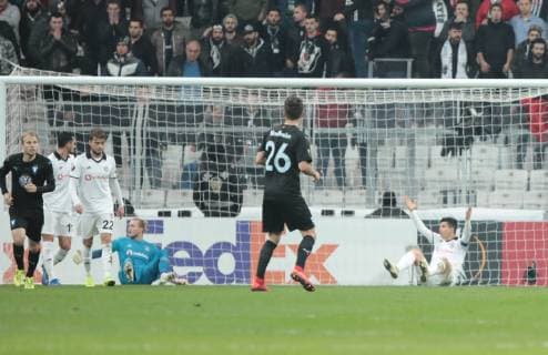 Goalkeeper Loris Karius of Besiktas during the UEFA Europa League match between Besiktas and Malmo at Vodafone Park in Istanbul , Turkey on December 13 , 2018. 