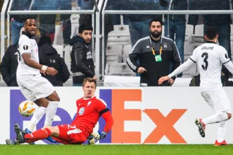 181213 Cyle Larin and Adriano Correia of Besiktas and goalkeeper Johan Dahlin of Malmö FF during the Europa league match between Besiktas and Malmö FF on December 13, 2018 in Istanbul. Photo: Petter Arvidson BILDBYRN kod PA 92175 Copyright: PETTERxARVIDSON BB181213PA065