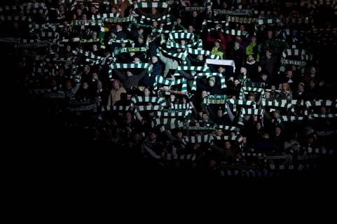 SOCCER - UEFA EL, Celtic vs RBS GLASGOW,SCOTLAND,13.DEC.18 - SOCCER - UEFA Europa League, group stage, Celtic Glasgow vs Red Bull Salzburg. Image shows fans of Celtic. Keywords: scarf. GEPAxpictures xFlorianxErtl