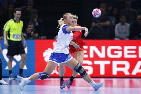 Handball, Damen EM, Halbfinale, Russland - Rumänien Yaroslava Frolova (Russie) vs Anna Vyakhireva (Russie) HANDBALL : Russie vs Roumanie - Demie Finale Euro feminin - 14 12 2018 GwendolineLeGoff Panoramic 