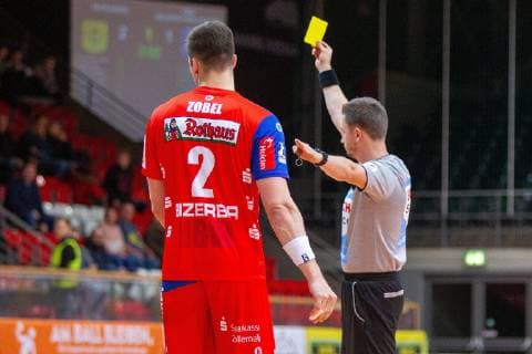 Rene Zobel (Balingen-Weilstetten 2) sieht die gelbe Karte beim Spiel VFL Eintracht Hagen vs. HBW Balingen-Weilstetten, Handball, 2. Bundesliga, 14.12.2018 VFL Eintracht Hagen vs. HBW Balingen-Weilstetten, Handball, 2. Bundesliga, 14.12.2018 Hagen Copyright: xEIBNER MarioxHommesx EP_MHS