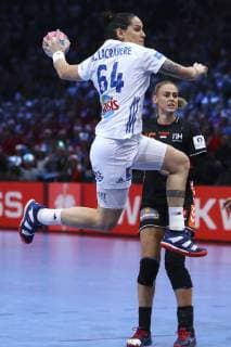 Handball, Damen EM, Halbfinale, Niederlande - Frankreich Alexandra Lacrabere (France) HANDBALL : Pays Bas vs France - Demie Finale Euro feminin - 14 12 2018 GwendolineLeGoff Panoramic 
