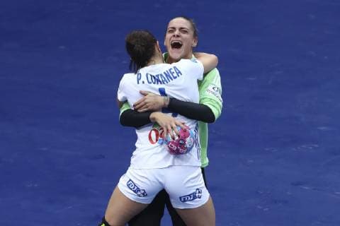 Handball, Damen EM, Halbfinale, Niederlande - Frankreich Joie Laura Glauser (France) et Pauline Coatanea (France) HANDBALL : Pays Bas vs France - Demie Finale Euro feminin - 14 12 2018 GwendolineLeGoff Panoramic 