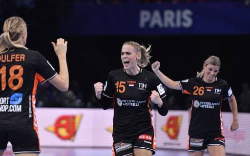 Handball, Damen EM, Halbfinale, Niederlande - Frankreich 14-12-2018 HANDBAL: 13TH WOMENS EUROPEAN HANDBALL CHAMPIONSHIP: NEDERLAND-FRANKRIJK NETHERLANDS-FRANCE: PARIJS Maura Visser (NED) Foto: SCS Soenar Chamid xVIxVIxImagesx xSoenarxChamidxsportfotografiexIVx 13070915