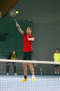 Tennis Schaukampf von Florian Mayer gegen Maximilian Marterer in Tennishalle grünweiss in Bayreuth Tennisspieler Florian Mayer