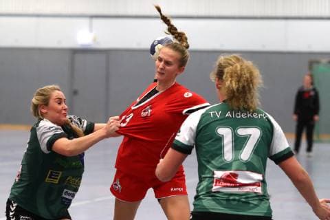 Sport Bilder des Tages 1.FC Köln vs. TV Aldekerk 07 Handball Damen 3.Bundesliga West Mitte: Lisa Schmidt (1.FC Köln) 15.12.2018
