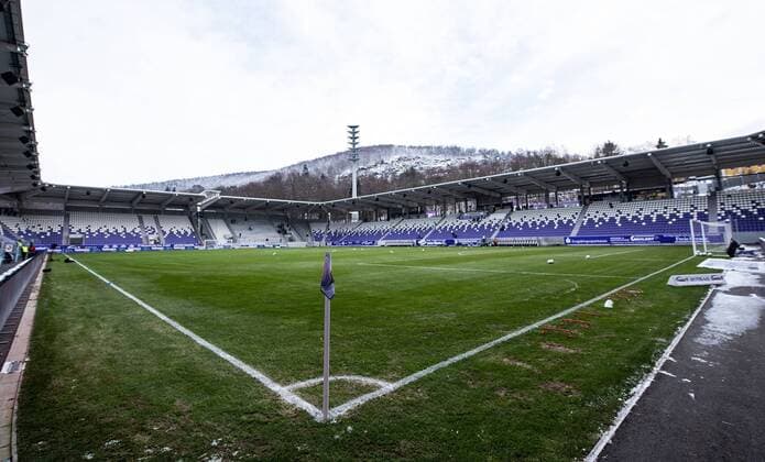 Fußball, Stadiongeschichte FC Erzgebirge Aue 16.12.2018, xfux, Fussball 2.Bundesliga, FC Erzgebirge Aue - SV Darmstadt 98, emonline, emspor, v.l. Ansicht Uebersicht Erzgebirgsstadion, Stadion, Arena, Innenraum, Spielfeld, Rasen, Linien, Feld (DFL DFB REGULATIONS PROHIBIT ANY USE OF PHOTOGRAPHS as IMAGE SEQUENCES and or QUASI-VIDEO) Aue