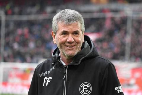 Fussball, 1.BL Saison 2018 2019, Fortuna Düsseldorf vs SC Freiburg, 15.12.2018, Merkur Spiel Arena Düsseldorf, Friedhelm Funkel, Trainer Fortuna Düsseldorf Aktion, Einzelbild